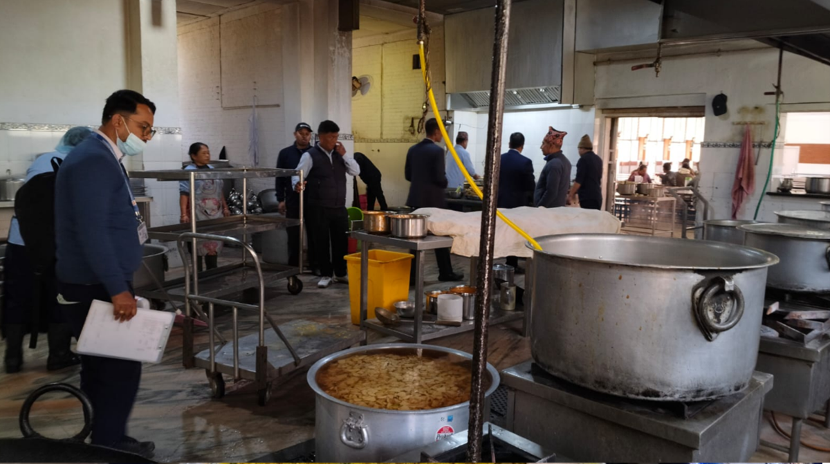 बुढानिलाकण्ठ स्कूलको चमेना गृहमा अनियमितता, विभागको कारबाही