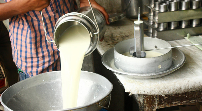 चितवनका दुग्ध उत्पादक किसानले पाएनन् भुक्तानी